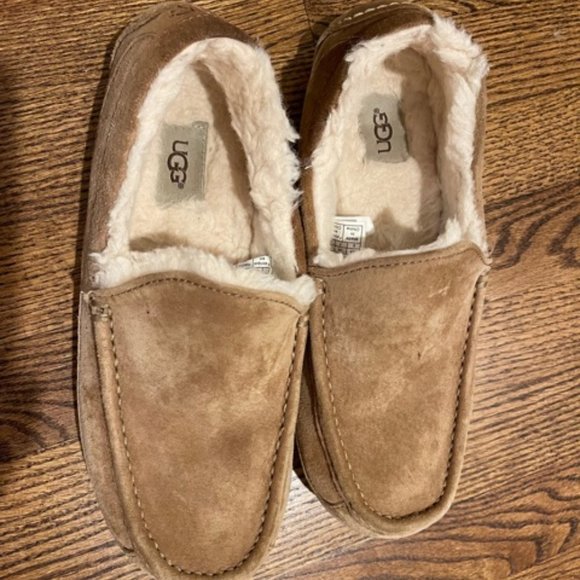 UGG Other - Mens' Ugg Slippers Size 9